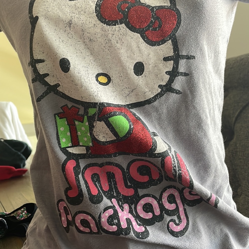 Hello Kitty Gray shirt - Picture 3 of 5